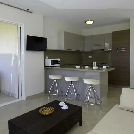 Porto-vecchio Sleeps 4 Pool Air Con Wifi Nyaraló